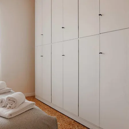 39 Moltrasio, *