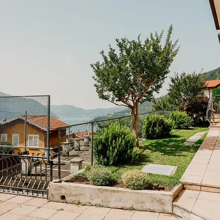 39 Moltrasio, Hébergement de vacances *
