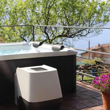 39 Moltrasio, Hébergement de vacances